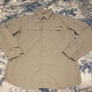 Columbia Men's Tan Beige Button Shirt Medium EUC